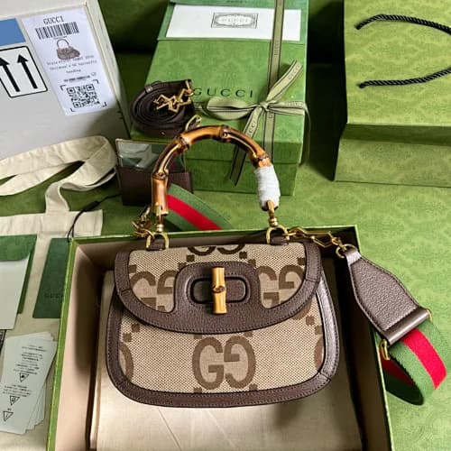 Gucci (modelo Gucci Bamboo 1947 Jumbo GG Mini/Small Bag)