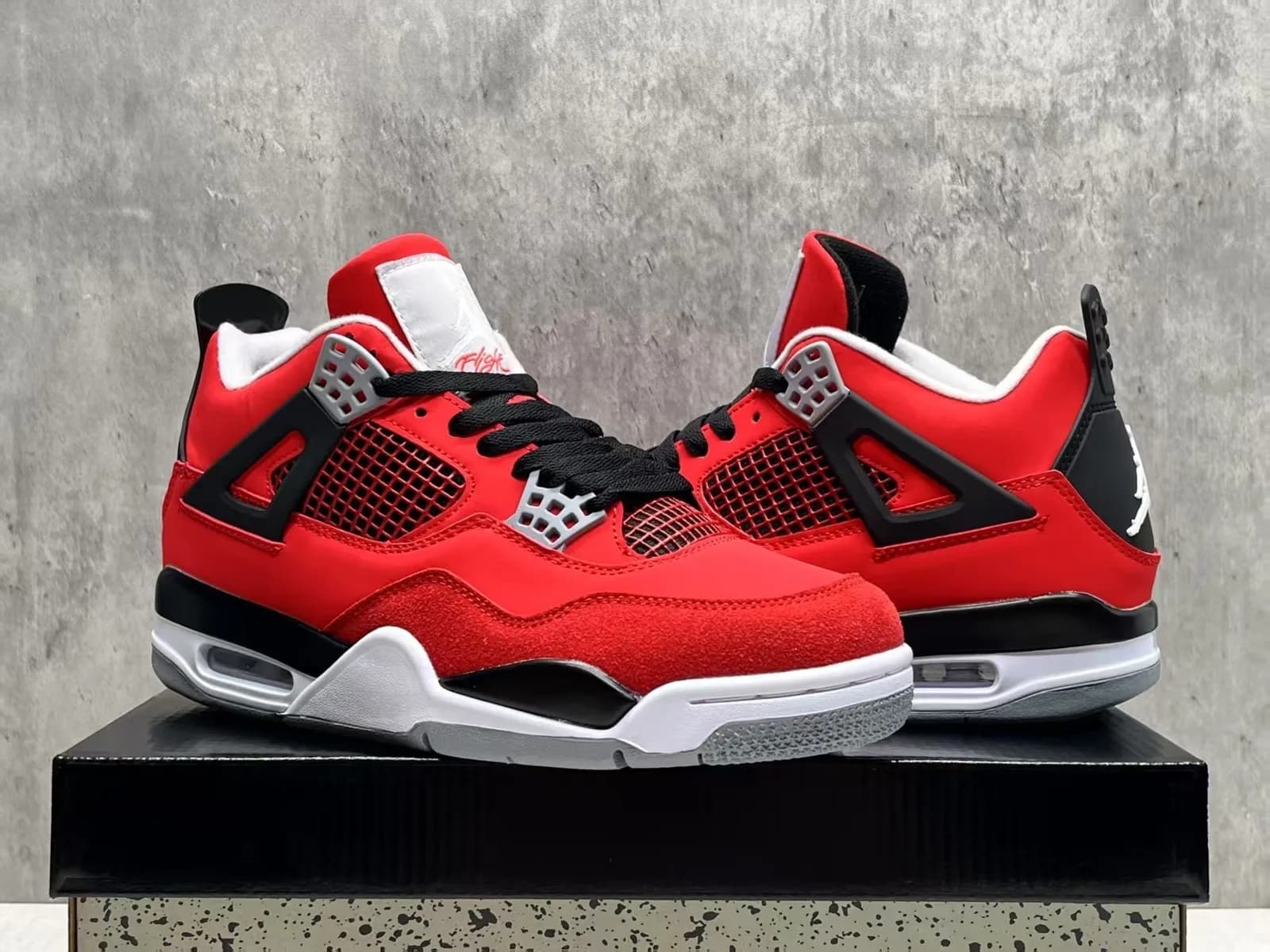Air Jordan 4 Retro "Toro Bravo",