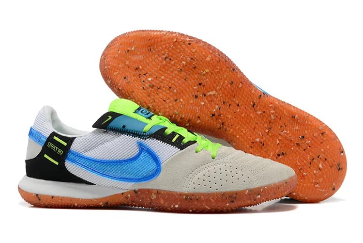 Nike Streetgato (em tom branco, amarelo e preto com sola castanha